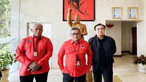 Ikut Dipecat Bersama Jokowi dan Gibran, Effendi Simbolon Malah Minta Megawati Berdamai dengan Jokowi