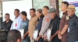 Lebih 20 Tahun Berkarya, FJL Serahkan Penghargaan kepada 4 Jurnalis Lembata