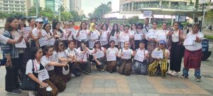 Forum Perempuan Diaspora NTT Jakarta Gelar Pawai Budaya, Kutuk Kekerasan Seksual Mantan Kapolres Ngada