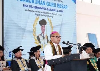 Hieronimus Canggung Darong  Dikukuhkan Jadi Guru Besar, Unika Santu Paulus Ruteng Miliki Tiga Profesor