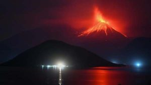 Allah di Tempat Pengungsian (Sebuah pembelaan terhadap Tuhan: Teodise)