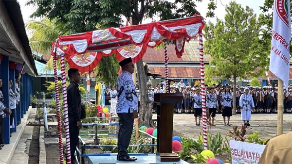 Pimpin Apel Hari Guru Nasional 2025 dan HUT ke-80 PGRI, Bupati Kanis Kenakan Batik Guru