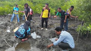 Aksi Nyata Semangat Hari Pahlawan, IGORNAS Songsong Hari Guru Nasional 2025 dengan Tanam Mangrove