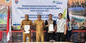 Pemkab Lembata dan BPJS Ketenagakerjaan Teken Kerja Sama Perlindungan Pekerja Rentan
