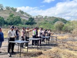 Wakil Bupati Lembata Jajal Kemampuan Menembak Bersama Personel Polres di Bukit Muruona