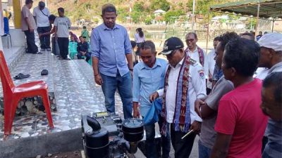 Bupati Lembata Salurkan Bantuan Beras dan Mesin Nelayan, Perkuat Ketahanan Pangan Masyarakat
