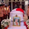 Bupati Lembata Pimpin Upacara Pemakaman, Hantarkan Putra Terbaik Lembata Sinun Petrus Manuk ke Peristirahatan Terakhir