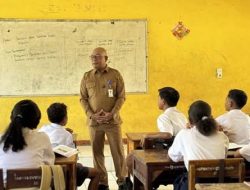 Kunjungi SMP Negeri 4 Nubatukan, Bupati Lembata Tekankan Peran Guru Bentuk Generasi Masa Depan